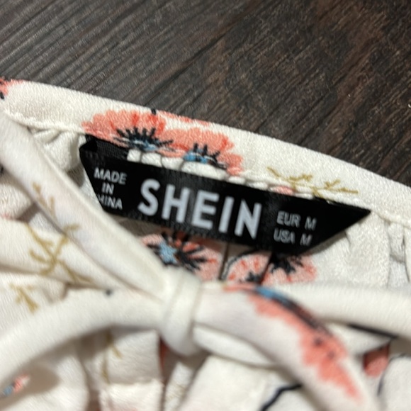 SHEIN women’s tie front smocked tank top, size medium, white with florals - Picture 4 of 5